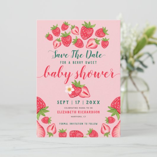 Berry Sweet Aardbei Schattige roze Baby shower Save The Date (Staand voorkant)