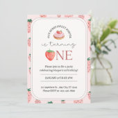 Berry Sweet Aardbei Thema 1e Verjaardag Invitati Kaart (Staand voorkant)