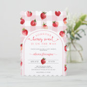Berry Sweet Baby shower Aardbeien Kraft Kaart (Staand voorkant)