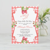 Berry Sweet Baby shower aardbeienluier Kaart (Staand voorkant)