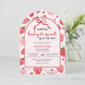 Berry Sweet Baby shower Coquette Roze Aardbei Kaart (Staand voorkant)