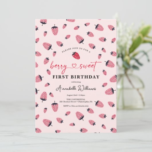 Berry Sweet Birthday Party Invitation Strawberry Kaart (Staand voorkant)