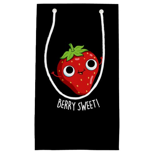 Berry Sweet Funny Strawberry Pun Dark BG Klein Cadeauzakje (Voorkant)