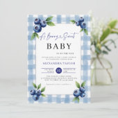Berry Sweet Gingham Blue Farm Chic Baby Shower Kaart (Staand voorkant)