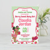 Berry Sweet Meisje Aardbei Baby shower Invitation Kaart (Staand voorkant)