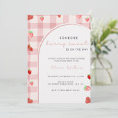 Berry Sweet Pink Strawberry Coquette Baby shower Kaart (Staand voorkant)
