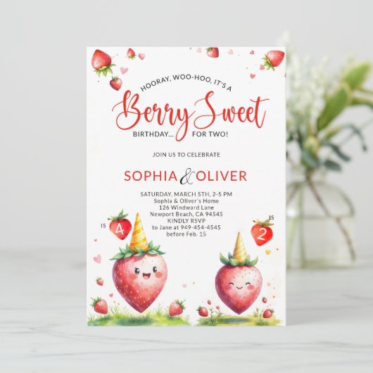 Berry Sweet Strawberries Joint 2 Siblings Birthday Kaart (Staand voorkant)