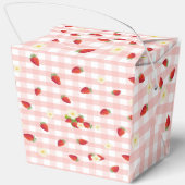 Berry Sweet Strawberry 1st Birthday Party Gift  Bedankdoosjes (Achterkant)