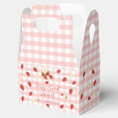 Berry Sweet Strawberry 1st Birthday Party Gift  Bedankdoosjes (Geopend)