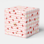 Berry Sweet Strawberry 1st Birthday Party Gift  Bedankdoosjes (Achterkant)