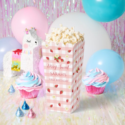 Berry Sweet Strawberry 1st Birthday Popcorn  Bedankdoosjes (Feest)