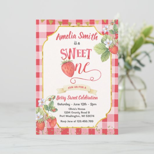 Berry Sweet Strawberry Birthday Party Kaart (Staand voorkant)