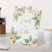 Berry Sweet Strawberry Cards and Gifts Sign Reclamebord Met Voetstuk (Insitu)