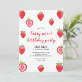 Berry Sweet Strawberry Girl Birthday Uitnodiging (Staand voorkant)