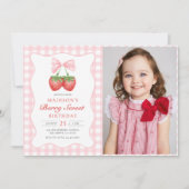 Berry Sweet Strawberry Pink Bow Verjaardagsfoto Kaart (Voorkant)