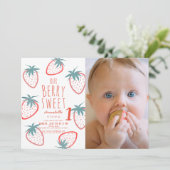Berry Sweet Strawberry Red 1st Verjaardag Foto Kaart (Staand voorkant)