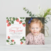 Berry Zoet Roze Aardbei Foto 2e Verjaardag Kaart (Staand voorkant)