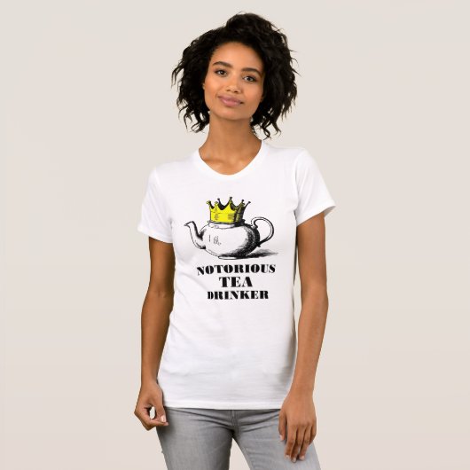 Beruchte theedrinker Royal Tea Pot in een kroon T-shirt (Voorkant volledig)