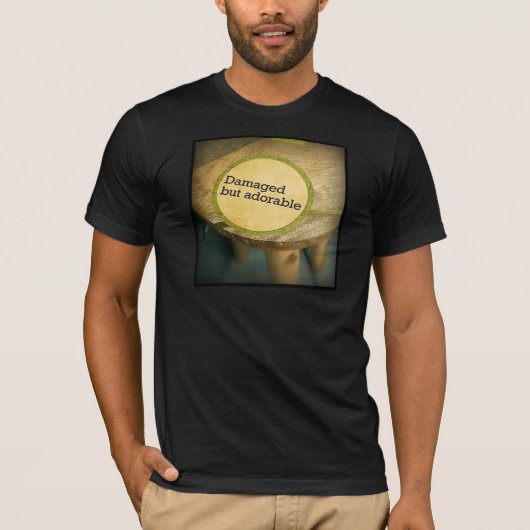 Beschadigd maar Schattig T-shirt (Voorkant)