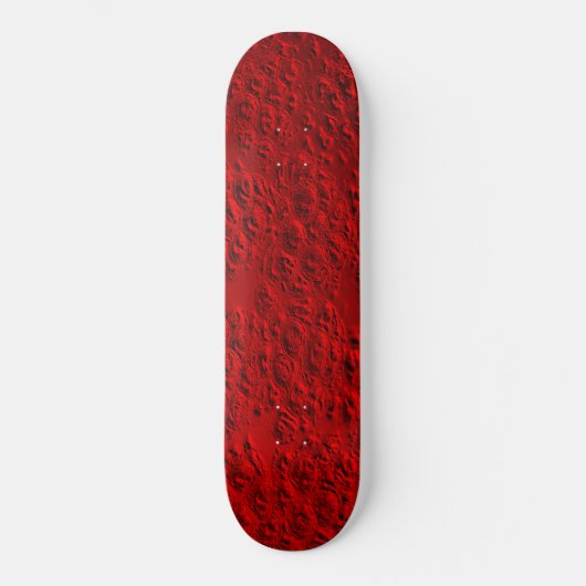 Beschadigd rood metaal persoonlijk skateboard (Voorkant)