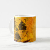 Beschadigde Mok van de afvalcontainer voor kernafv (Voorkant links)