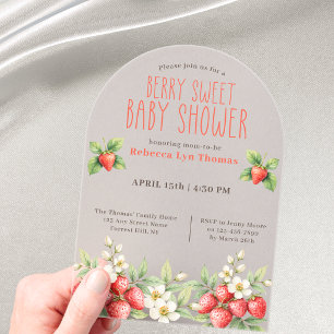 Bescheiden Baby Shower Uitnodiging Met Aardbeien
