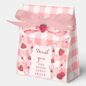 Beschering Eerste Verjaardag Rode Gingham Strikken Bedankdoosjes (Voorkant)