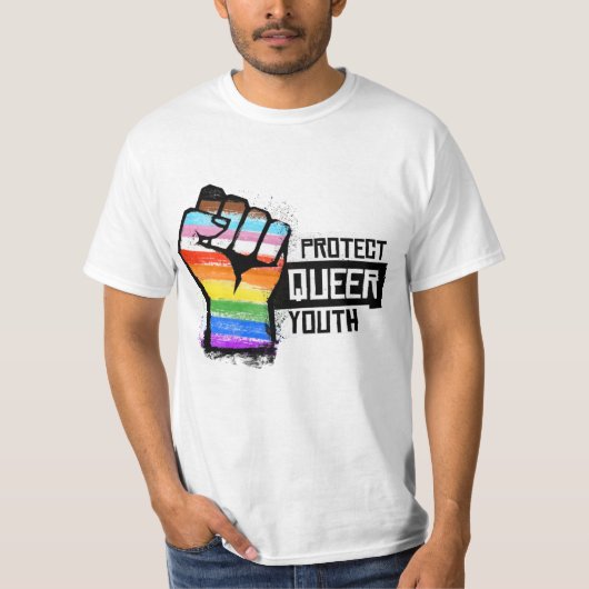 Bescherm Queer Jongeren - Progress Pride Vuist T-shirt (Voorkant)