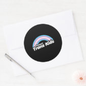 Bescherm Trans Kinderen - Regenboog Ronde Sticker (Envelop)
