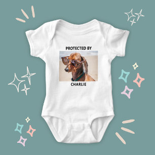 Beschermd door Dachshund Pet Photo gepersonaliseer Romper