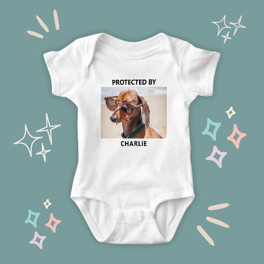 Beschermd door Dachshund Pet Photo gepersonaliseer Romper
