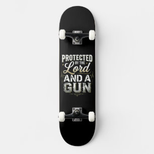 Beschermd door de Heer en een wapen Persoonlijk Skateboard