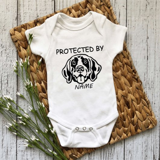 Beschermd door Dog Personalized baby body suit & h Romper