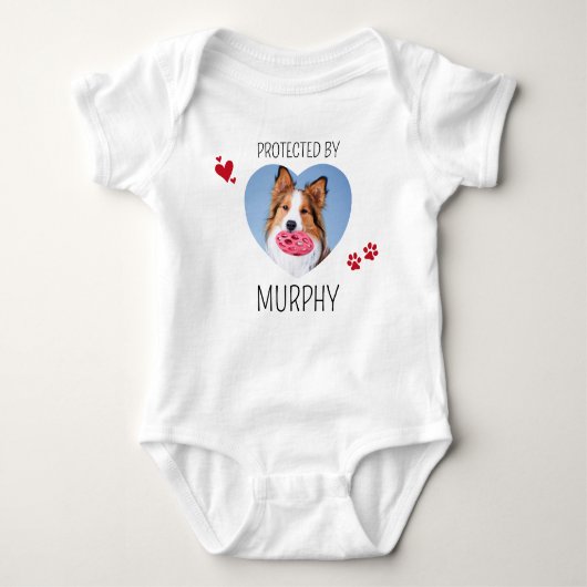 Beschermd door Dog Security Custom Heart Pet Foto Romper (Voorkant)