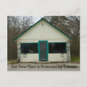 Beschermd door Totems Funny Change of Address Card Aankondigingskaart (Voorkant)