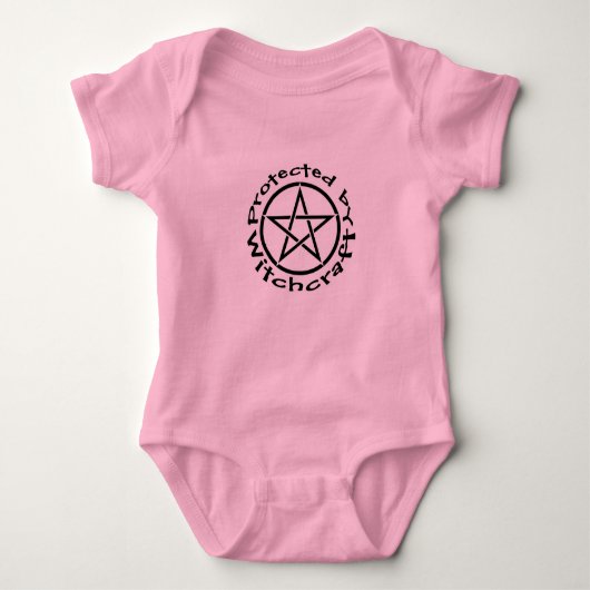 Beschermd door Witchcraft Pagan Wiccan Baby Creepe Romper (Voorkant)
