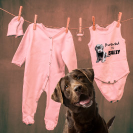 Beskermd door Bailey Pink Romper