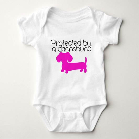 Beskermd door een Dachshund (roze) Romper (Voorkant)