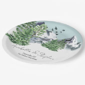 Besneeuwd berglandschap met dennenbossen papieren bordje (Gekanteld)