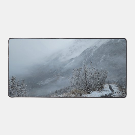 Besneeuwd Bergpad Winterlandschap Bureaumat (Voorkant)