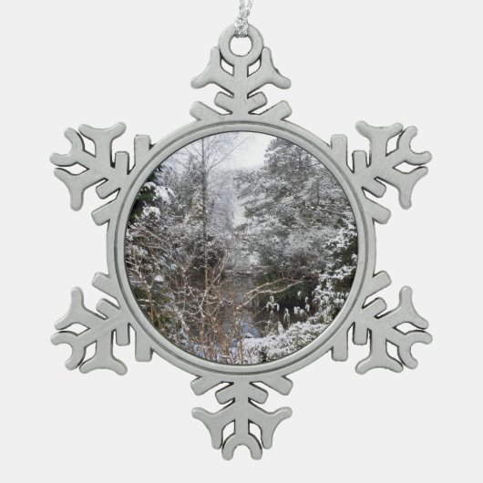 Besneeuwde Bomen Tin Sneeuwvlok Ornament (Voorkant)