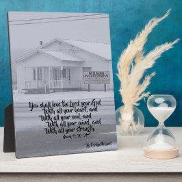 Besneeuwde landelijke kerktafelplaquette Schrift Fotoplaat