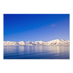 Besneeuwde toppen Woodfjord Svalbard Foto Afdruk