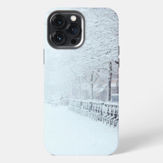Besneeuwde Winterpad iPhone Hoesje (Achterkant)