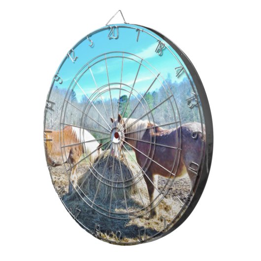 Bespaar conceptpaarden die hooi eten dartbord (Voorkant Rechts)