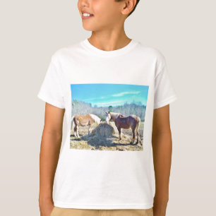 Bespaar conceptpaarden die hooi eten t-shirt