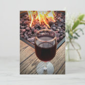 BESPAAR DE DATUM, WIJNGLAS, BRANDSTOFPIT, WEDDINGE SAVE THE DATE (Staand voorkant)