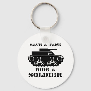 BESPAAR EEN TANK. RIDE EEN SOLDAAT. SLEUTELHANGER