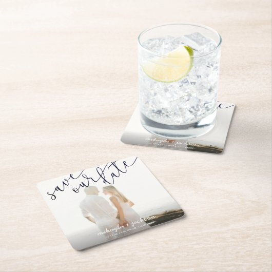 Bespaar onze publicatie in zwart-witscript op datu kartonnen onderzetters (Insitu)