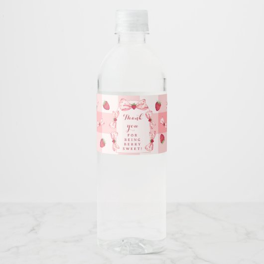 Bessie Eerste Verjaardag Aardbei Rode Gingham Stri Waterfles Etiket (Voorkant)